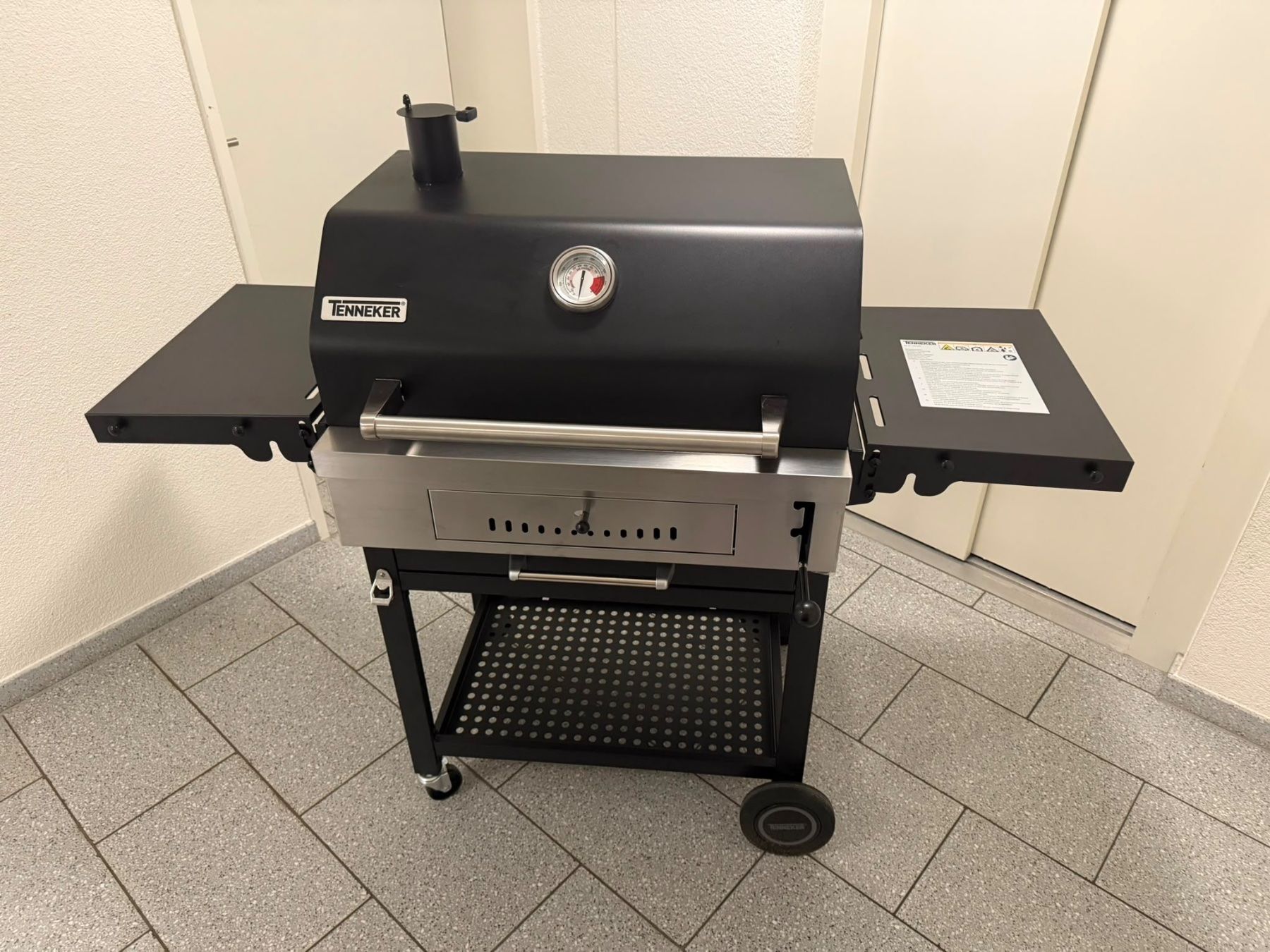 Grills: Fabrikneu  Tenneker   Holzkohlengrill – Gebraucht aus Tuggen von Nikihaushaltsgeraete 3