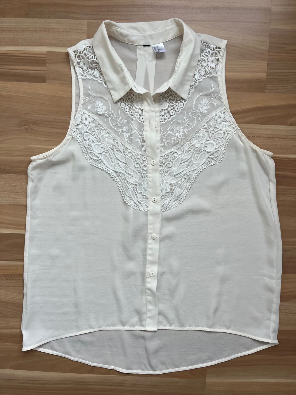 H&M Camicette: schöne weisse Bluse mit Spitze – Nuovo (secondo la descrizione) da Oetwil an der limmat venduto da Sual 1