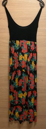 Sommerliches Maxikleid mit Blumenmuster, Grösse M!