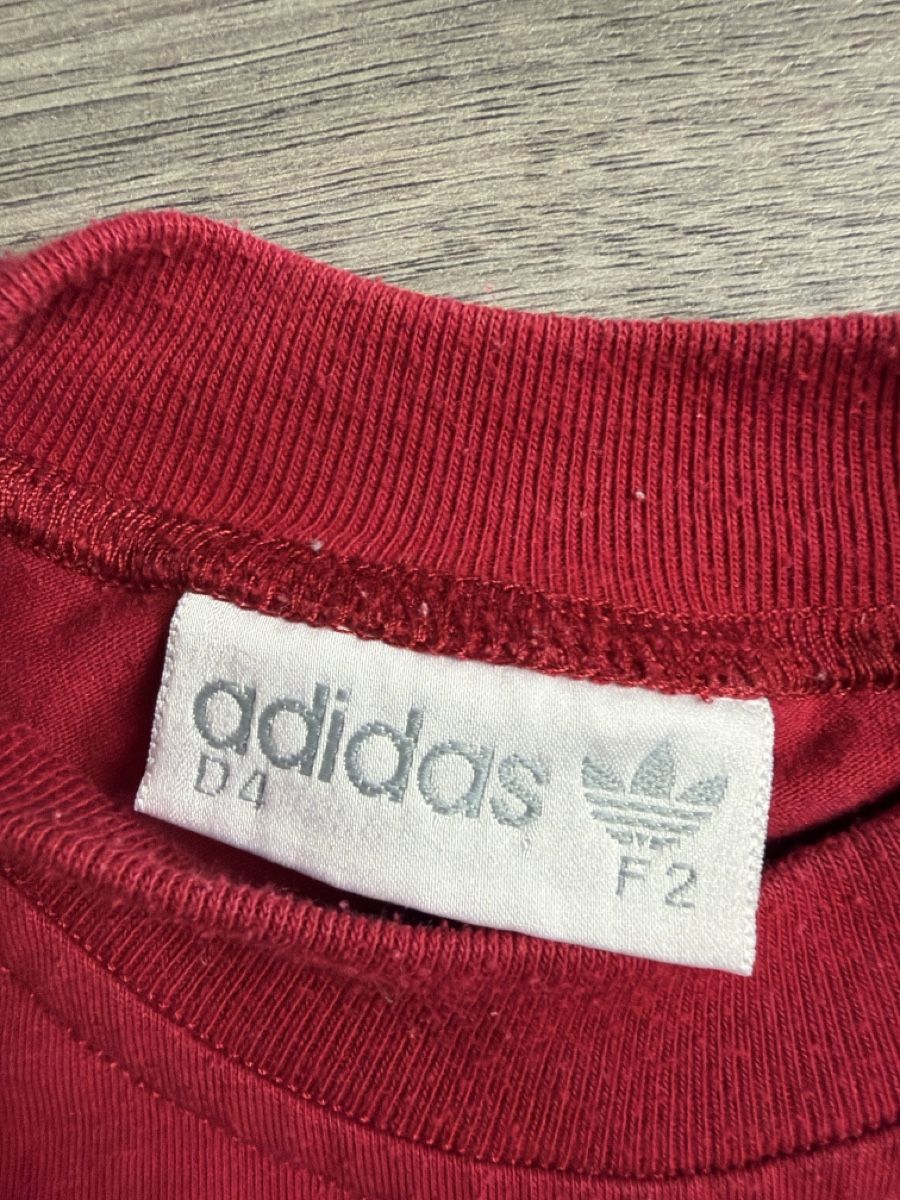 Adidas T-Shirts: Vintage Adidas T-Shirt  – Gebraucht aus Maienfeld von saoma123 1