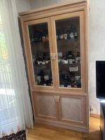 Schrank mit Tablaren unten Stauraum 2 Türli
