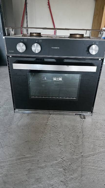 Dometic Cuisinières: Cuisinière-Four à gaz Dometic Sunlight – D'occasion à Romanel-s-Lausanne par alex.lapoudre