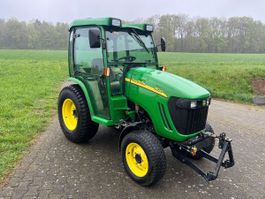 John Deere 3520
