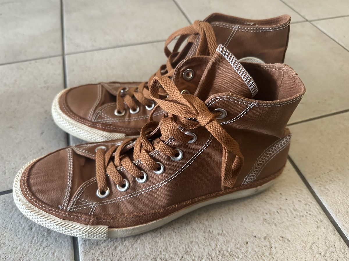 Converse Chaussures femmes: Converse All Star Camel Gr 40 – D'occasion à Sierre par Tracy83 1