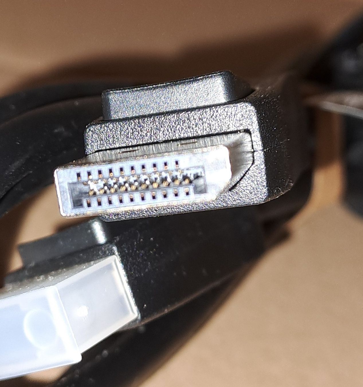 Cavi: Câble DisplayPort neuf env 80 cm. – Nuovo (secondo la descrizione) da Châtelaine venduto da plume019 1