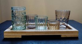 Set de 5 jolis photophores en verre avec support en bois