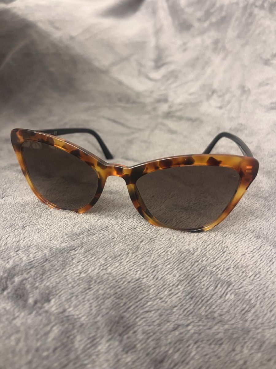 Prada Brillen & Gläser: Prada Sonnebrille / Sonnenbrille / Prada – Gebraucht aus Bülach von Lele_00