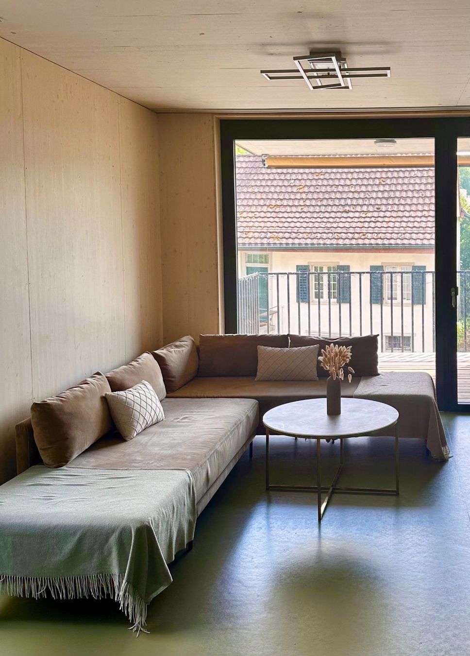Sofacompany Sofas: Velvet Corner Sofa + Marble Table (Good Condition) – Gebraucht aus Zürich von moh_wx5z 1