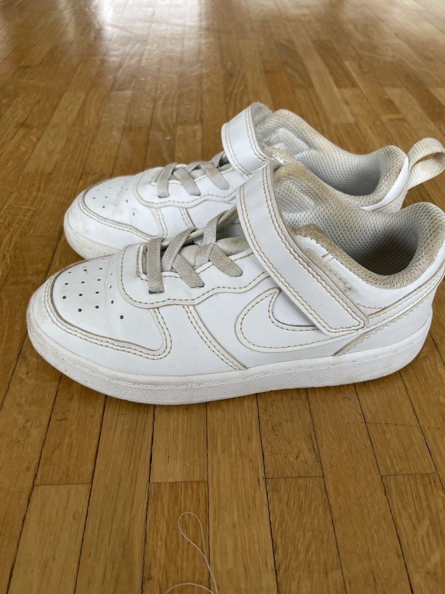 Nike Scarpe per ragazzi: Nike Turnschuh weiss gr. 27 – Usato da Schlieren venduto da kca_2mlx