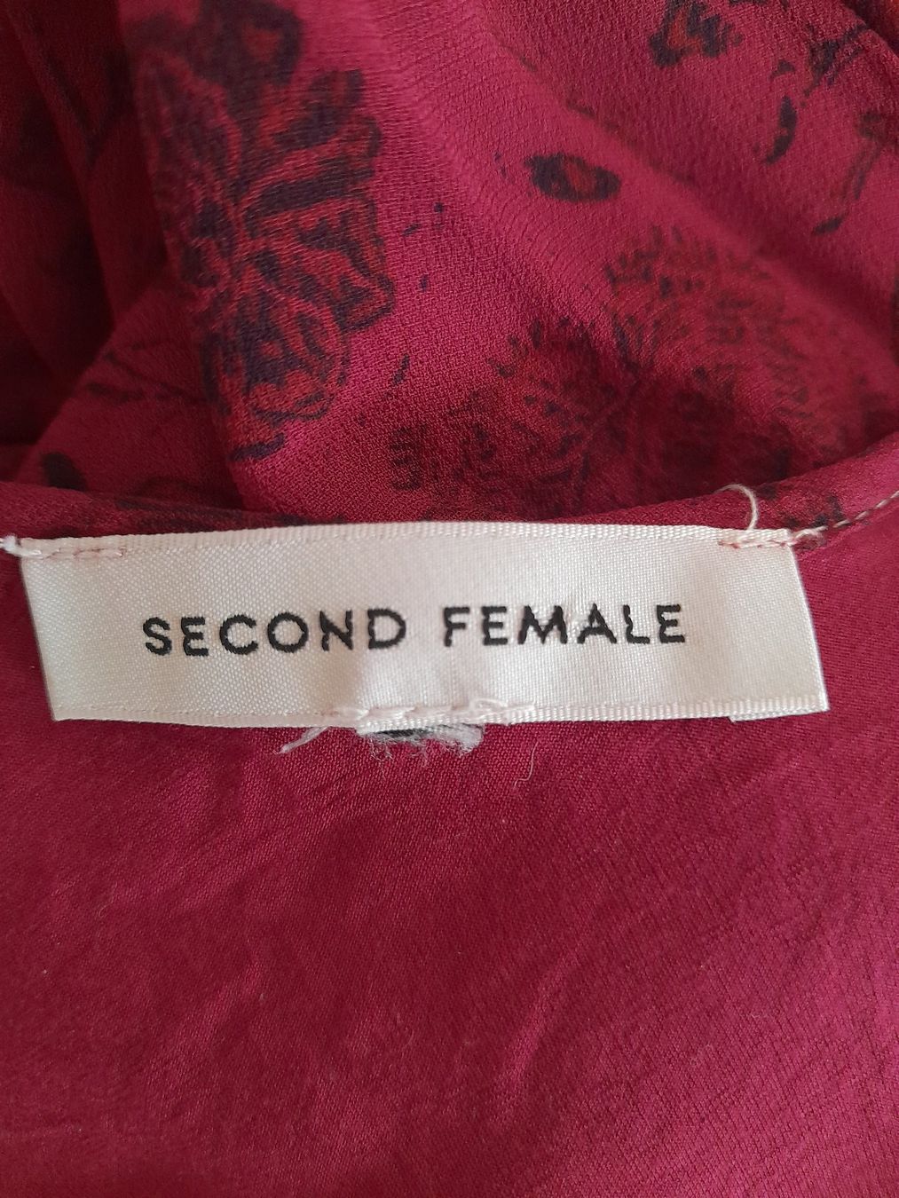 Vestiti: Viscose kleid . S . wunderschöner Stoff . – Usato da Leuggelbach venduto da schmetterlings-fee 3