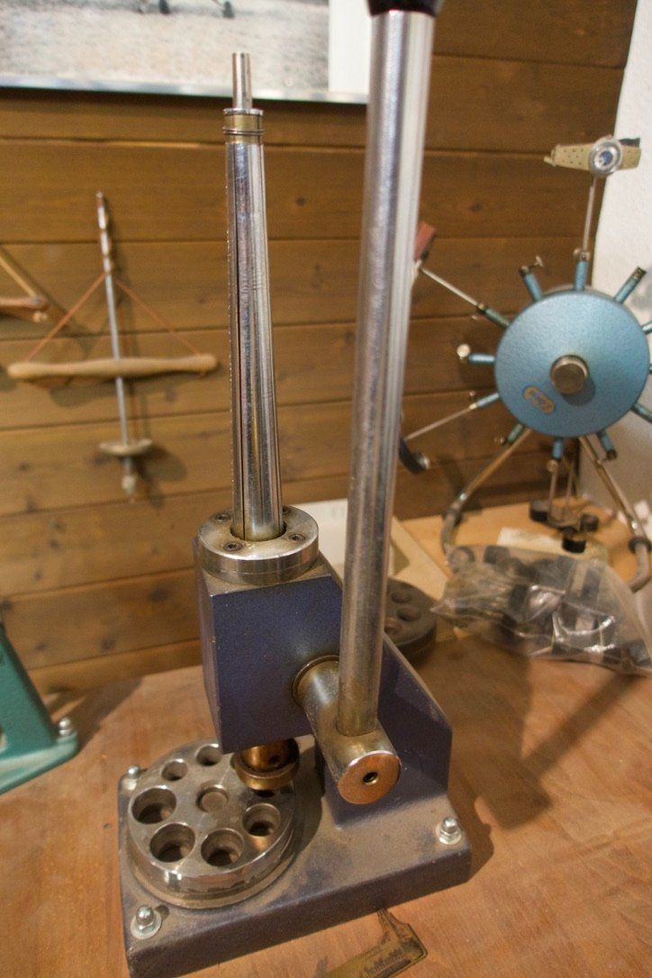 Tous les outils: Ringmaschine – D'occasion à Basel par Patrickjeanmichel