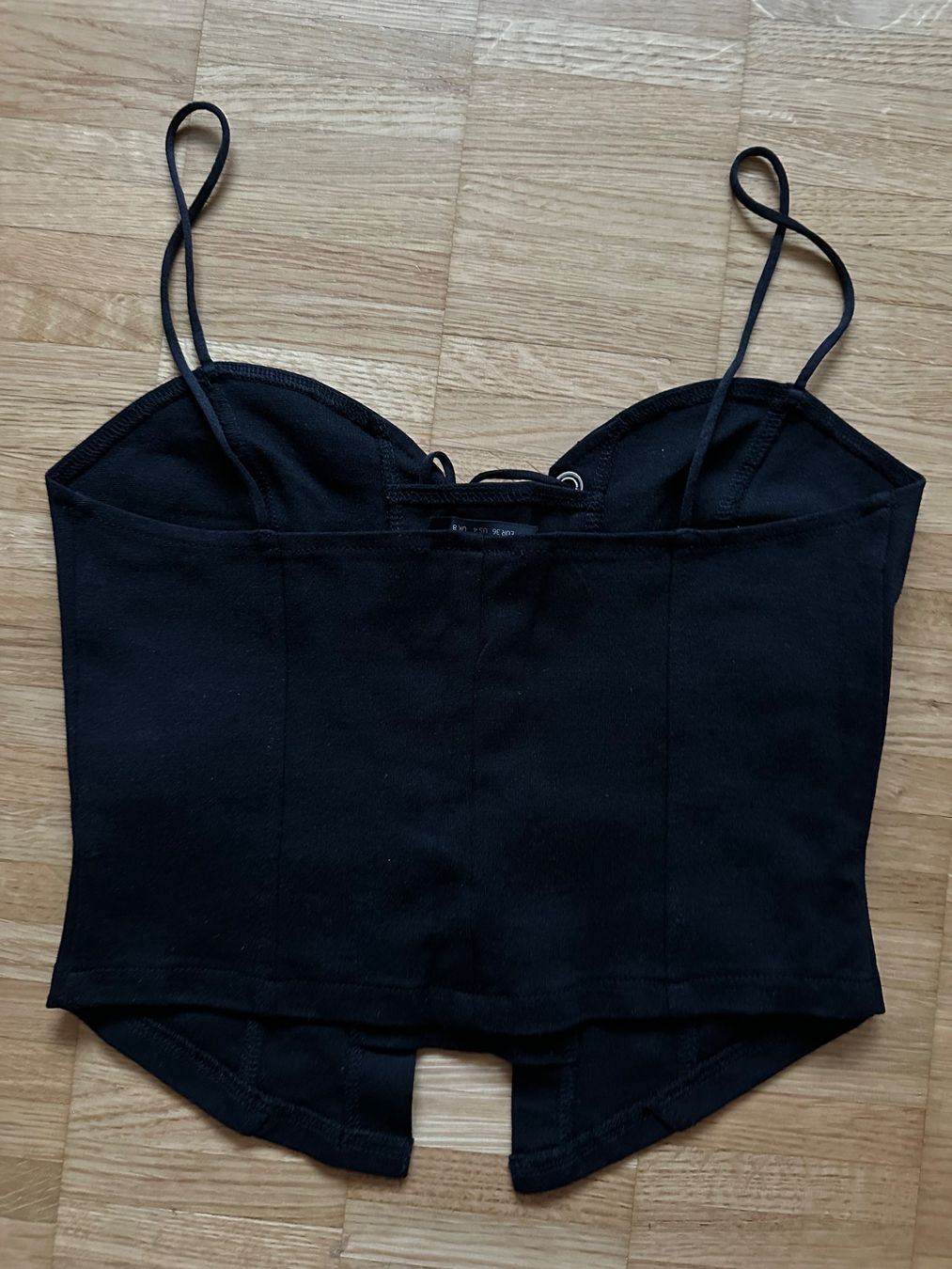 Bershka Top: Topshop Top schwarz mit Schnürung – Usato da Zürich venduto da ong8 3