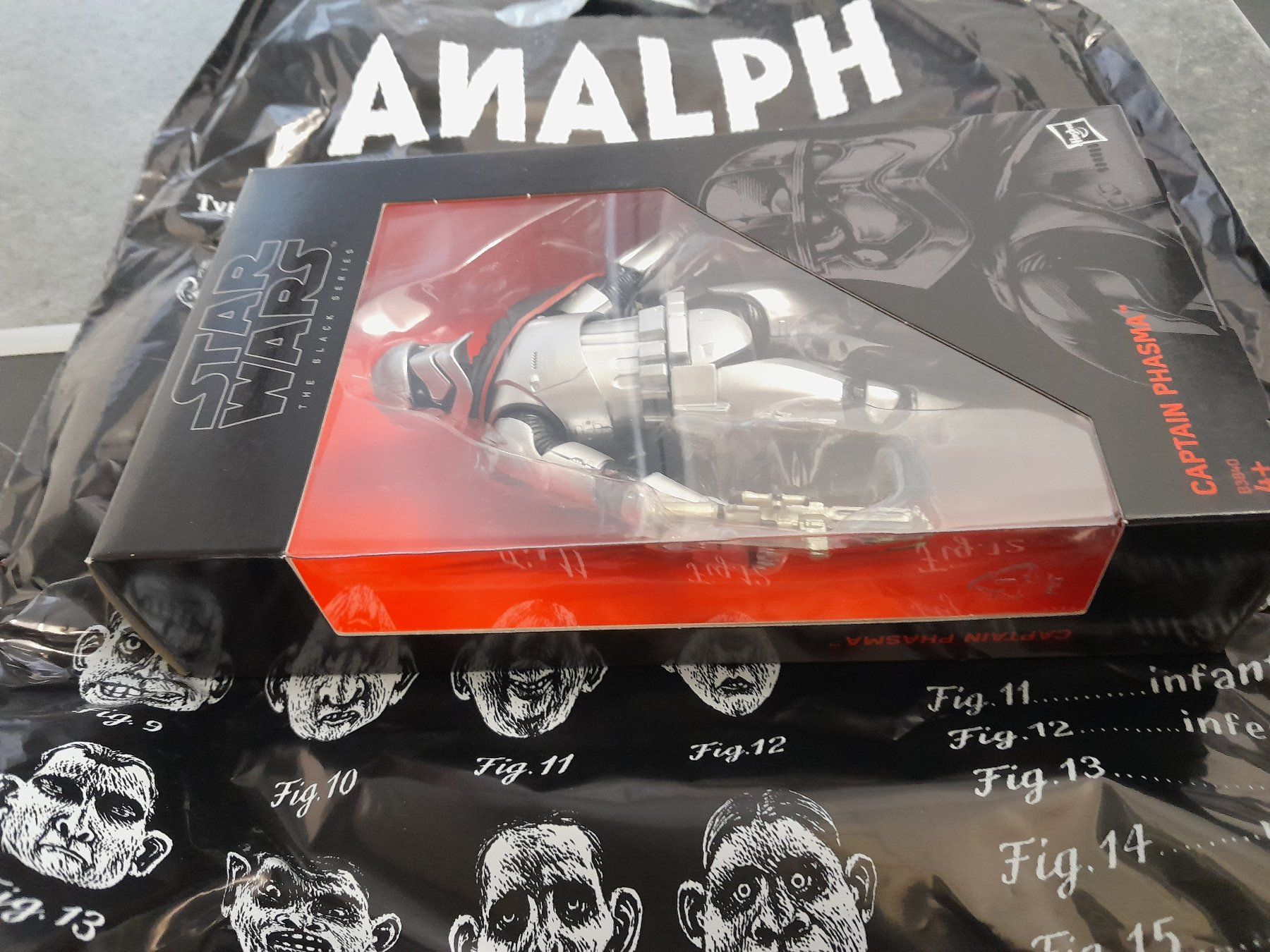 Hasbro Statuette: Hasbro Star Wars Black Series Captain Phasma – Usato da Rüti ZH venduto da Alemanni 1