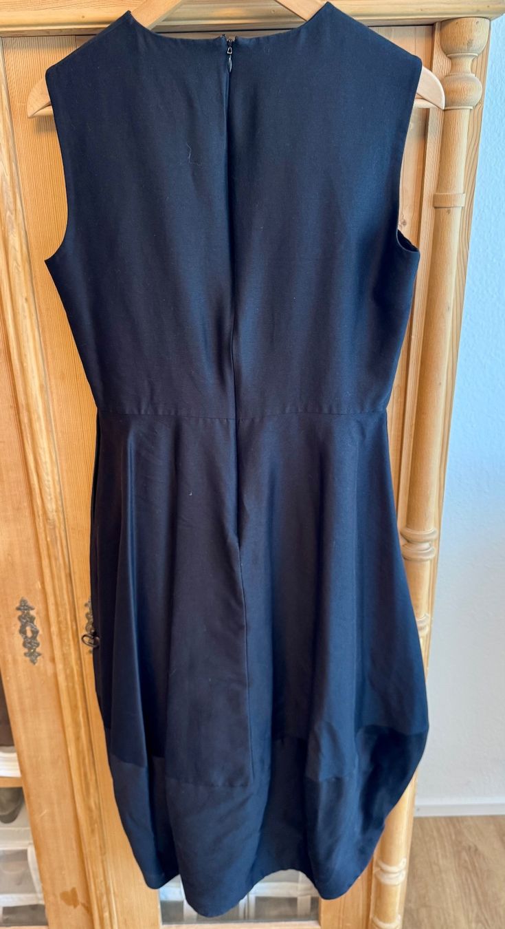 Cos Vestiti: COS Abendkleid schwarz Gr.40 – Usato da Männedorf venduto da Olumio 3