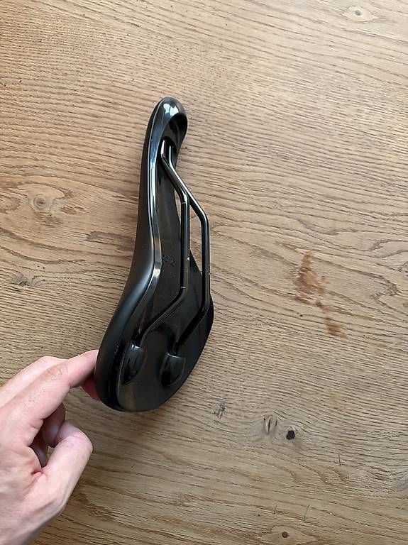 Pièces détachées: Velosattel schwarz – D'occasion à Zürich par rafa014 4