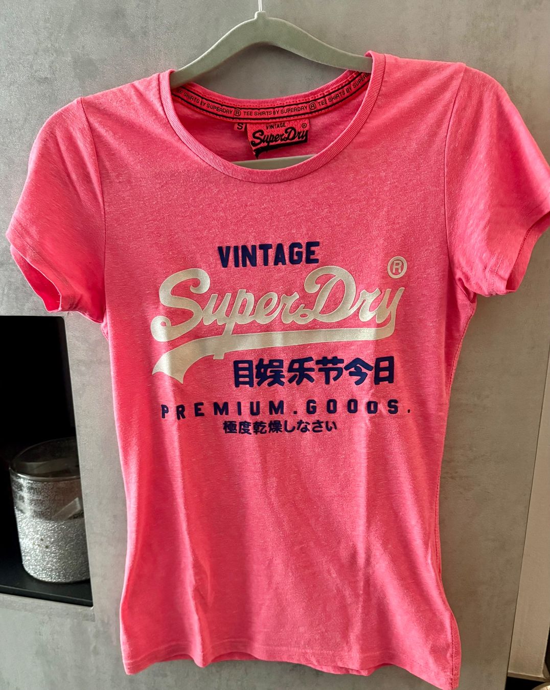 Superdry T-shirt: SuperDry T-Shirt Gr. S/36 pink – Usato da Engelburg venduto da mamalanima