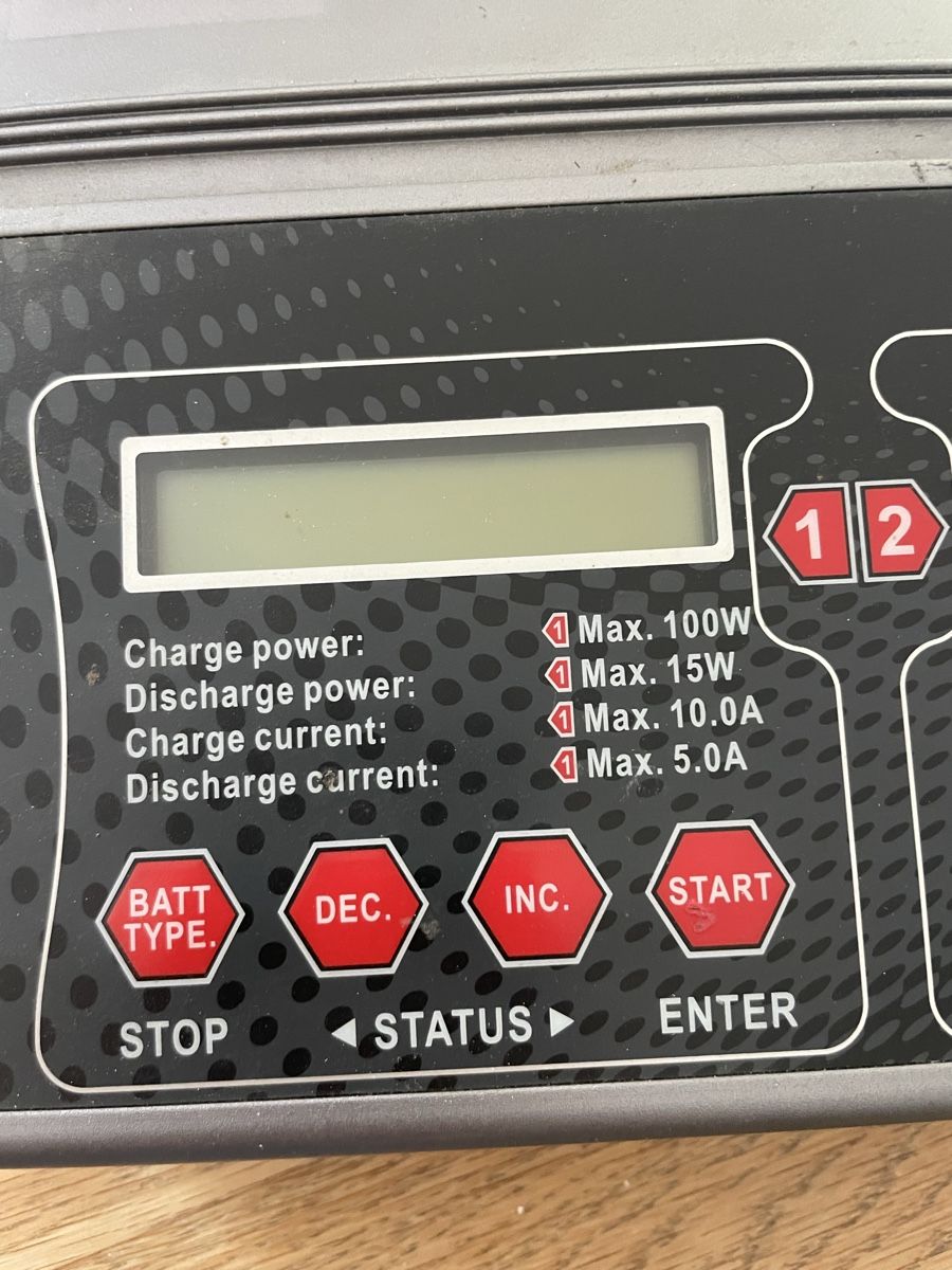 Akkus, Ladegeräte & Netzgeräte: V-charge 200 Duo – Gebraucht aus Schwarzenberg LU von sim_5r79 1