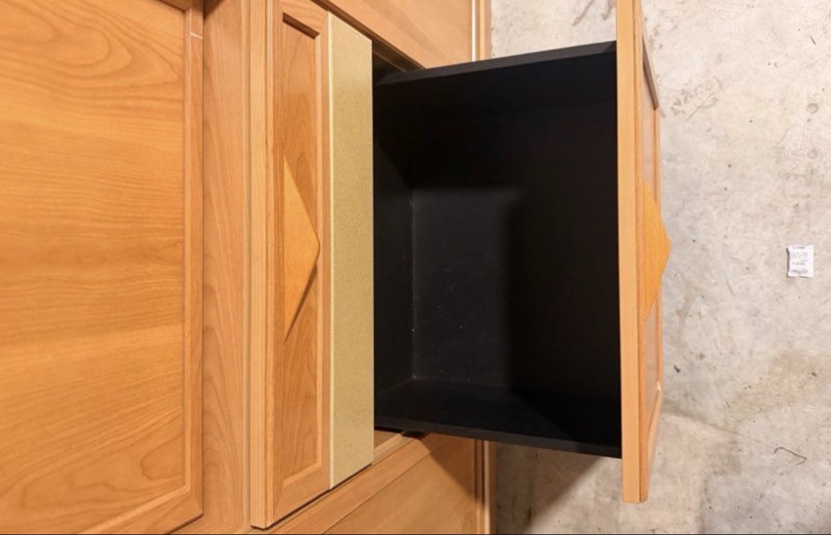Schränke: Alsatian wardrobe. Excellent quality  – Gebraucht aus Basel von as_rcrd 3