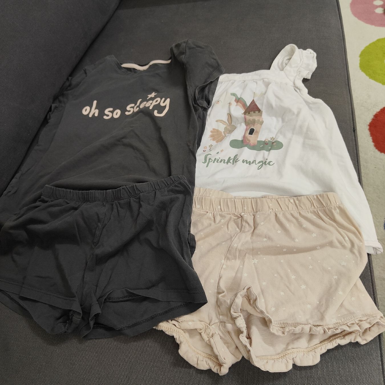 Lotti & Set di vestiti: Kleiderpaket Mädchen Grösse 122/128 – Usato da Rapperswil SG venduto da SabinaBischof 2