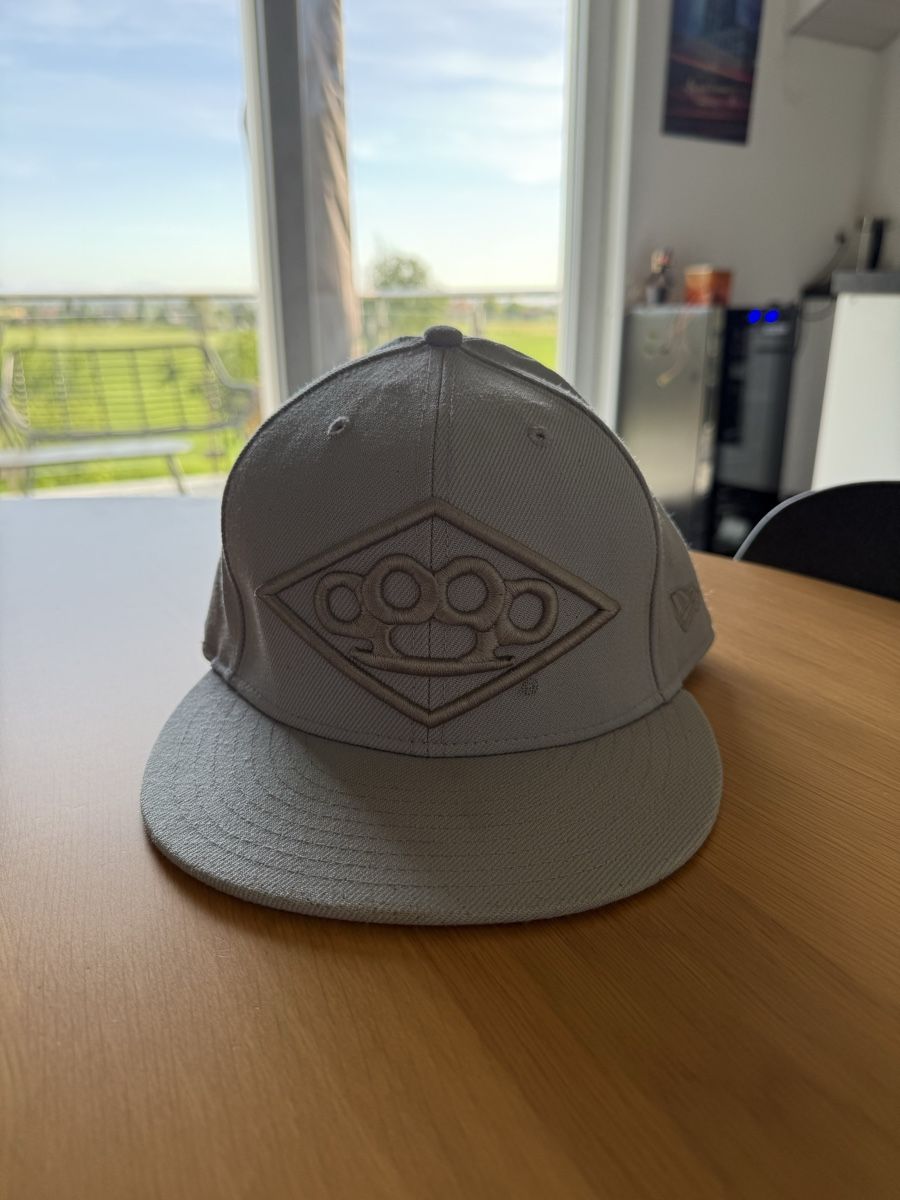 New Era Copricapi, berretti & cappellini: Casquette New Era – Usato da Villars-le-Terroir venduto da ale_c79d
