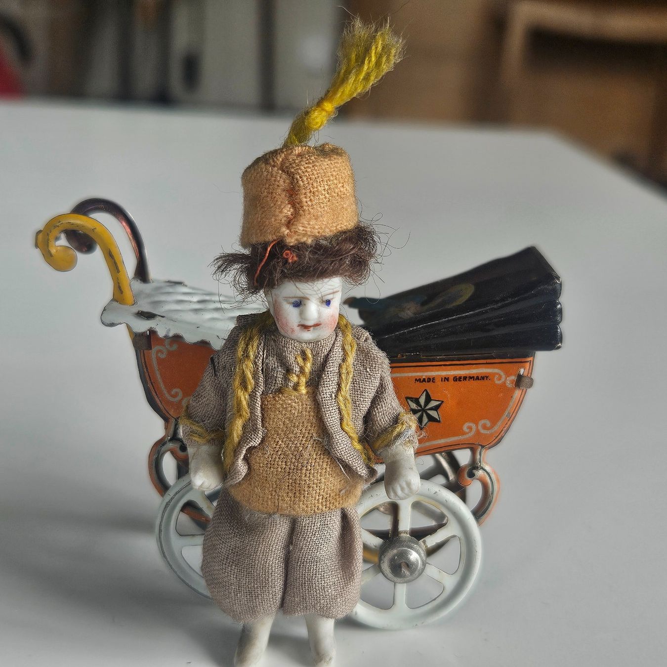 Statuette: Männliche Porzellanfigur – Usato da Uster venduto da Sonnenblume212 3