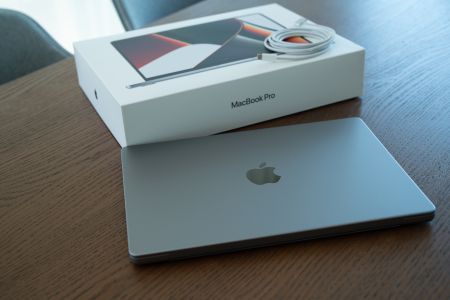 Apple MacBook Pro 2021 Notebook grau mit Originalverpackung
