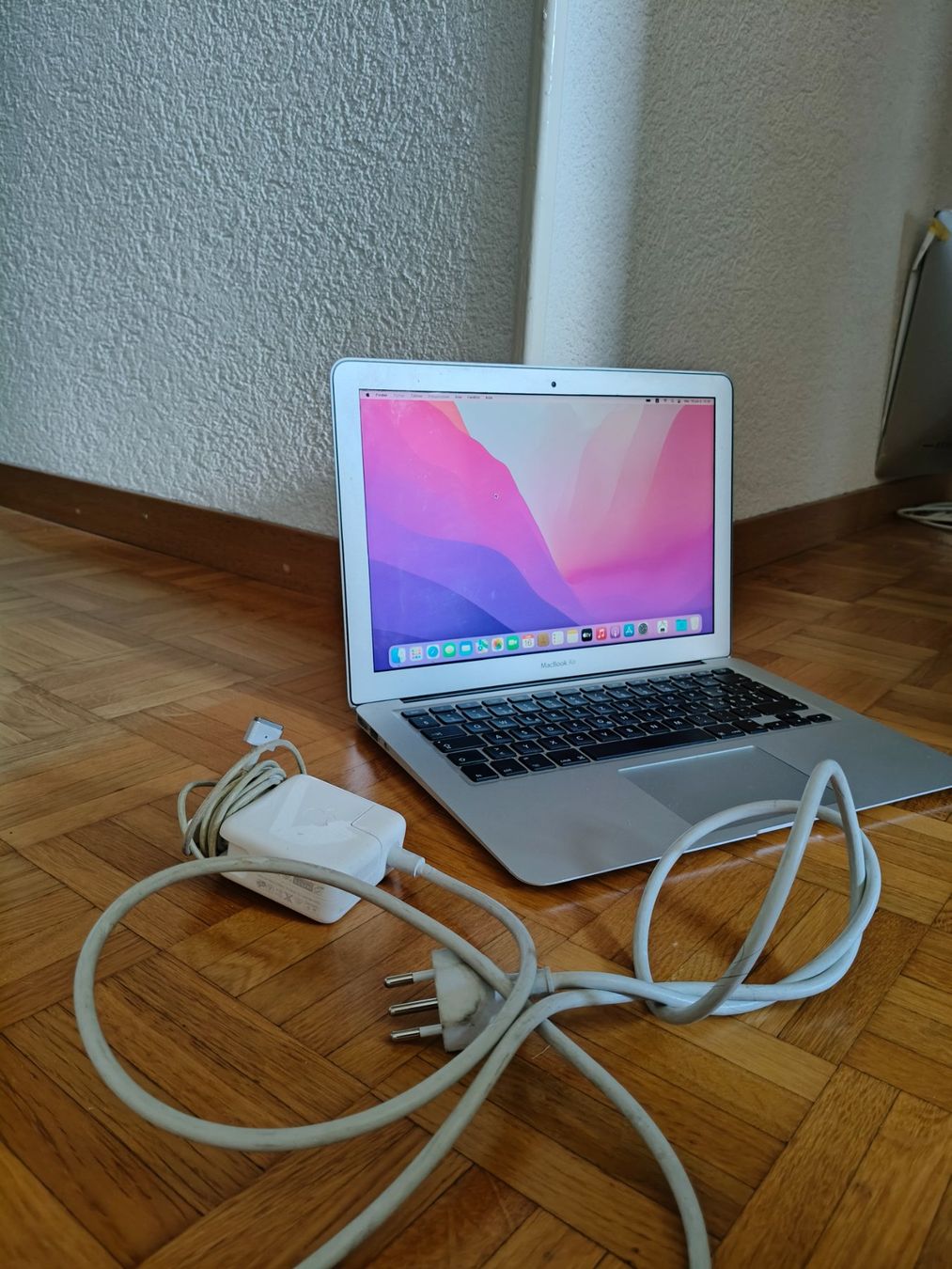 Apple Notebook: MacBook Air 13" Intel Core i5 - SSD 256GB - RAM 8GB – Usato da Martigny venduto da Yaski 1