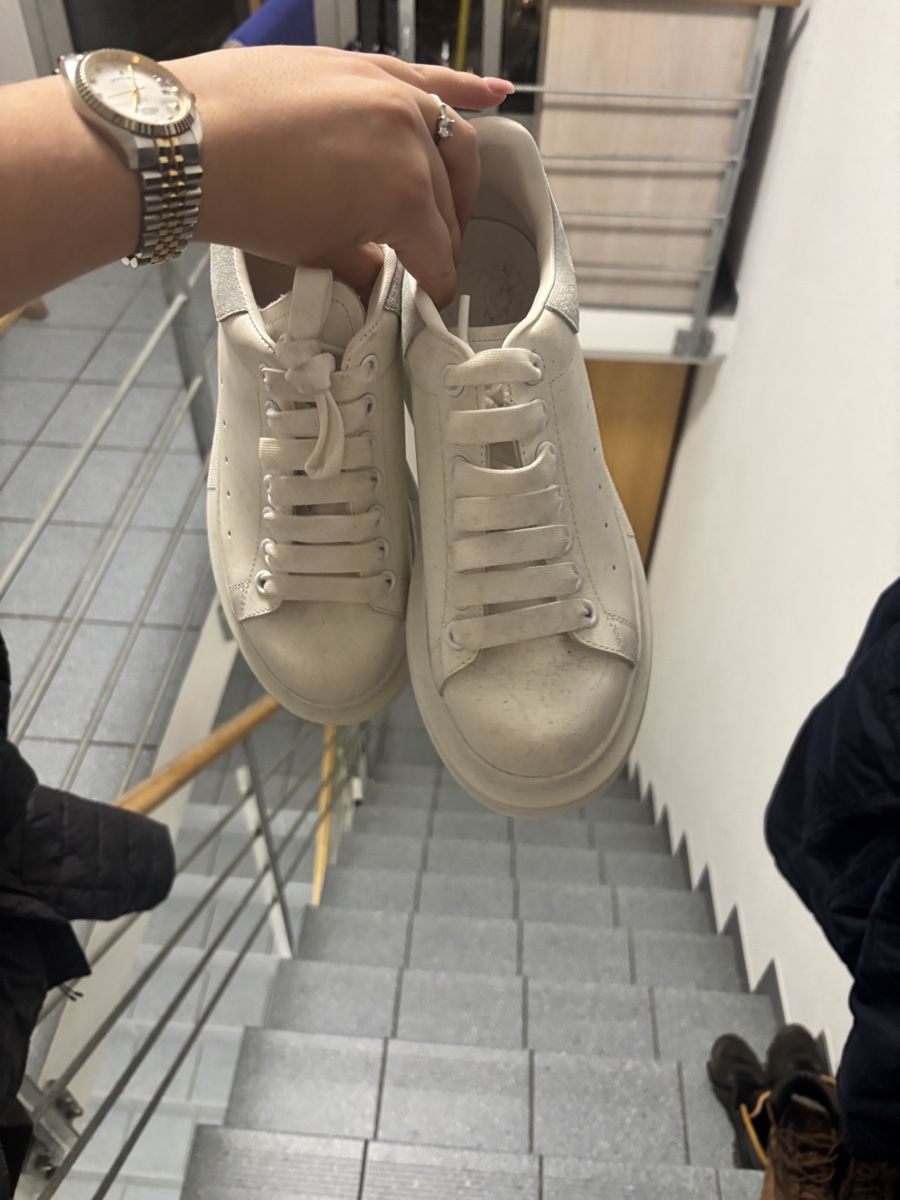 Herrenschuhe: Alexander McQueen Sneaker – Neu (gemäss Beschreibung) aus Adliswil von lia_f7dp 2