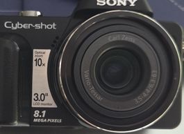SONY Cyber-shot 8.1 MP 10x optical zoom guter Zustand