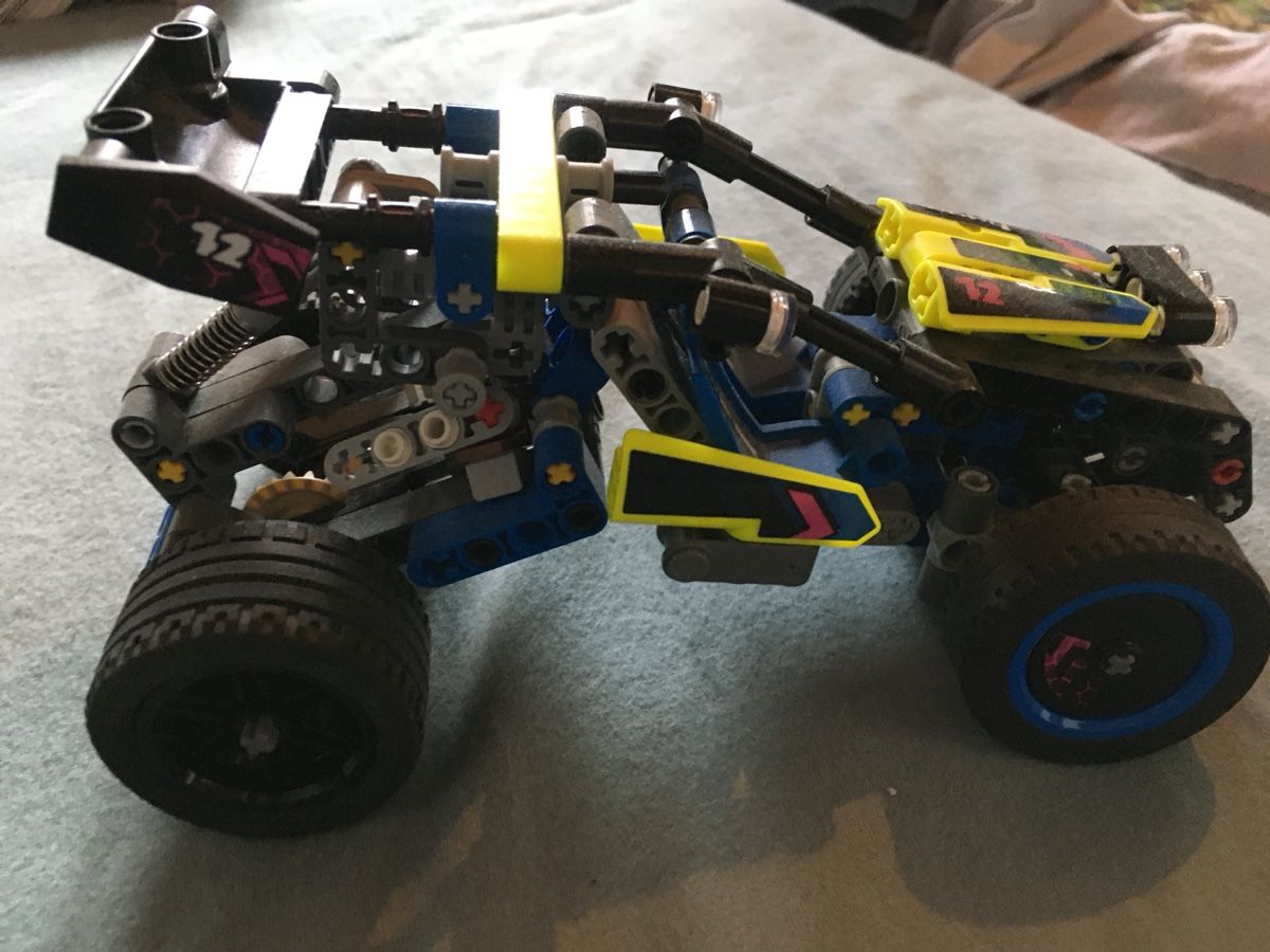 Lego Kit di costruzioni: 2 Lego Technic Autos – Usato da Zofingen venduto da Schwafli 1
