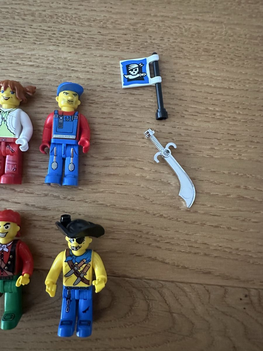 Lego Statuette: Lego Piraten Figuren  – Usato da Muri AG venduto da LON2o11 2