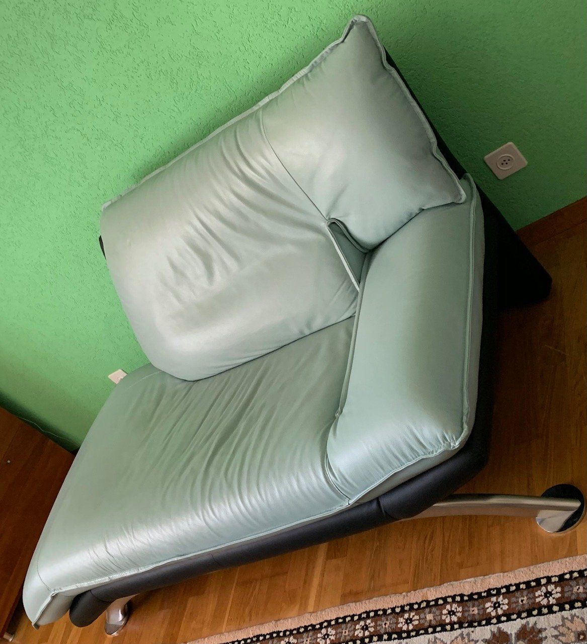 Divani: Chaiselounge Sofa rechtsseitig mit Fusshocker – Usato da Gelterkinden venduto da Troedler04 1