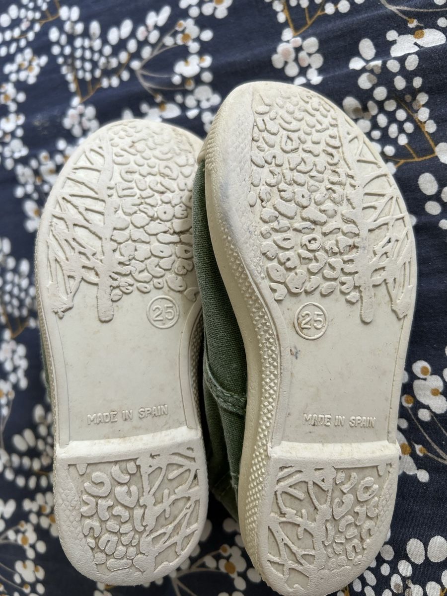 Scarpe per ragazzi: Chaussures taille 25 – Usato da Lausanne venduto da SaraSkjellaug 1