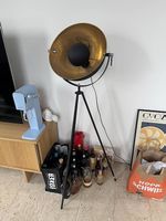Schwarze, stylische Stehleuchte