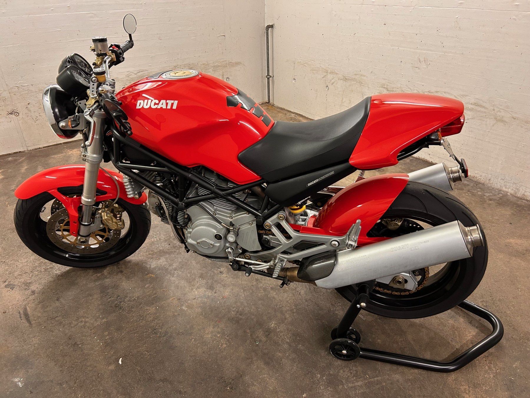 Ducati Strada: Ducati Monster 1000 ie – Usato da Zürich venduto da Emozionivino