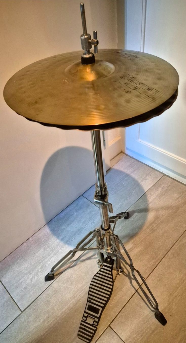 Strumenti musicali: Paiste Hi-Hat – Usato da Biel/Bienne venduto da guyw