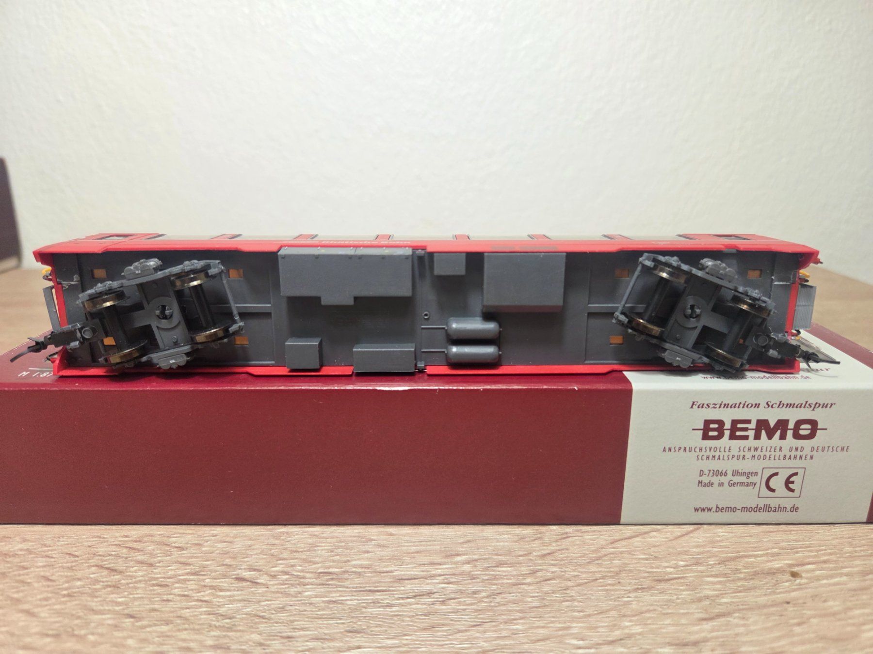 Bemo Modellini di ferrovie: Bemo 3294 107 Panoramawagen RhB H0m – Nuovo e nell'imballaggio originale da St-Aubin-Sauges venduto da Lo_Go 4