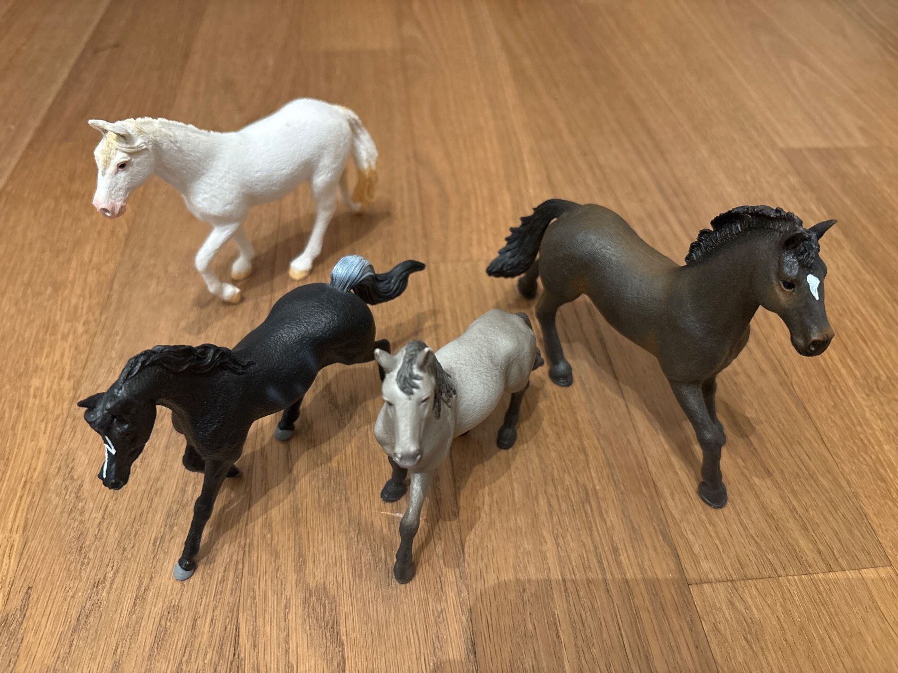 Schleich Spielzeuge: SCHLEICH Pferde – Gebraucht aus Mönchaltorf von Mawal