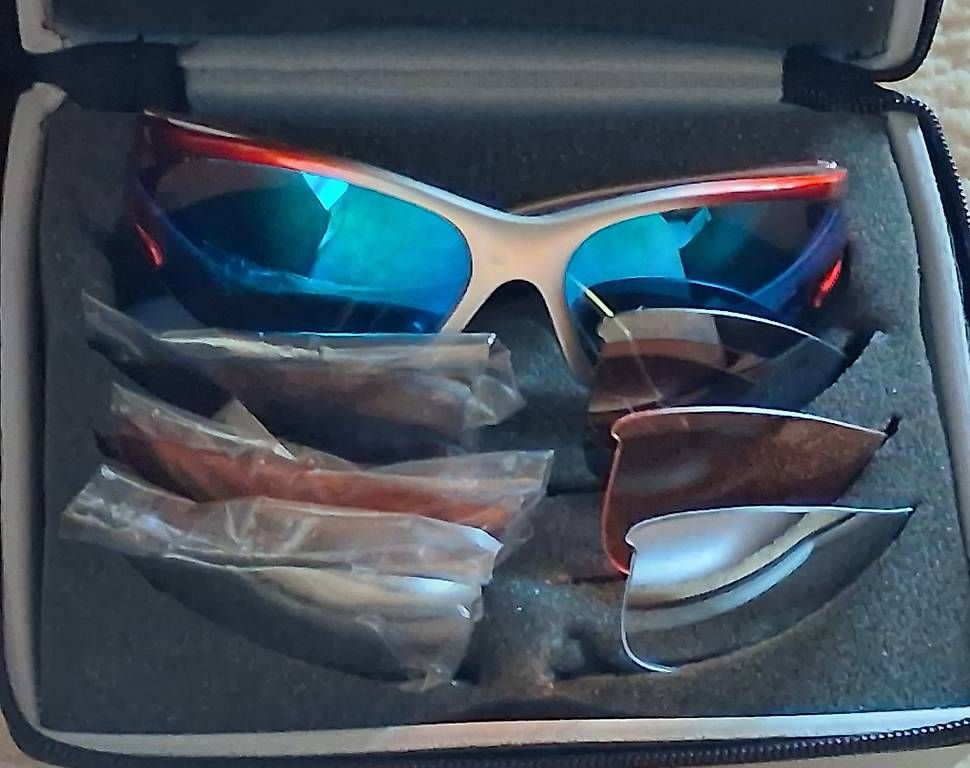 Occhiali & Lenti: Multifunktionelle Schweizer Sonnenbrille  – Usato da Sigriswil venduto da 11p_9psj