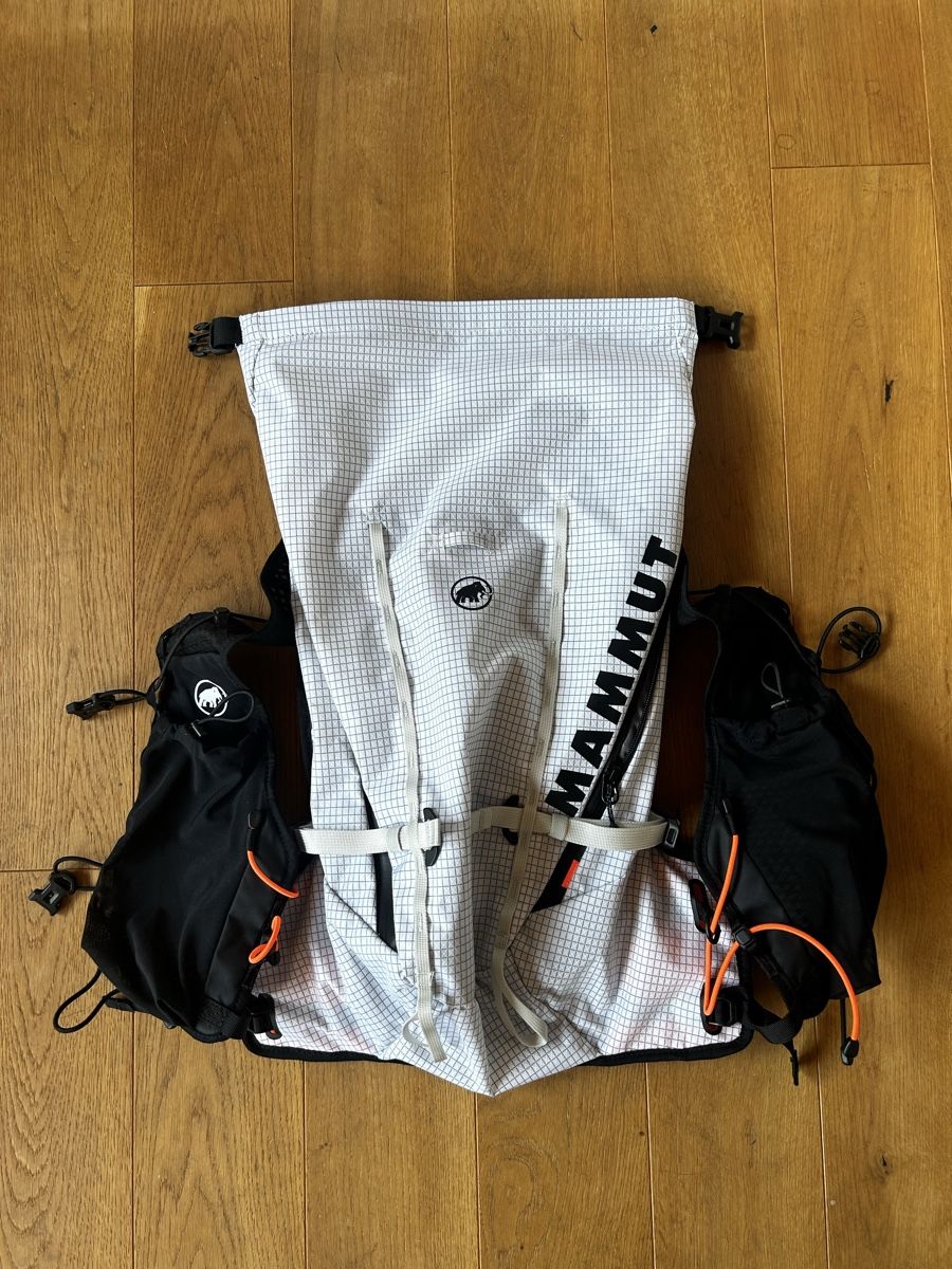 Mammut Zaini: Mammut Trion 15L Rucksack – Nuovo (secondo la descrizione) da Bern venduto da diggosaurus
