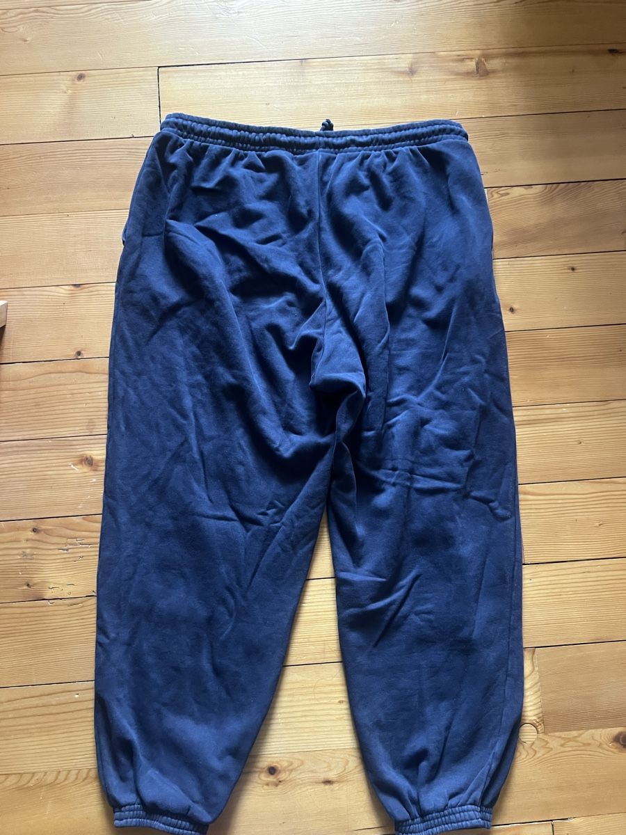 Weekday Pantaloni: Trainerhose – Usato da Magden venduto da leo_c8bc 1