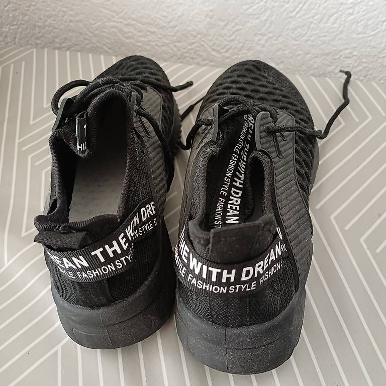 Damenschuhe: Neuer leichter Schuh – Neu und originalverpackt aus Chur von Frau-Bunt 2