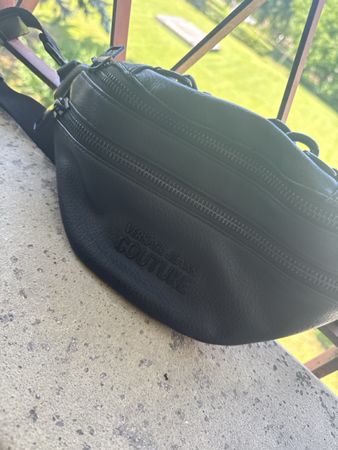 Versace Jeans Couture Bauchtasche schwarz Leder neuwertig