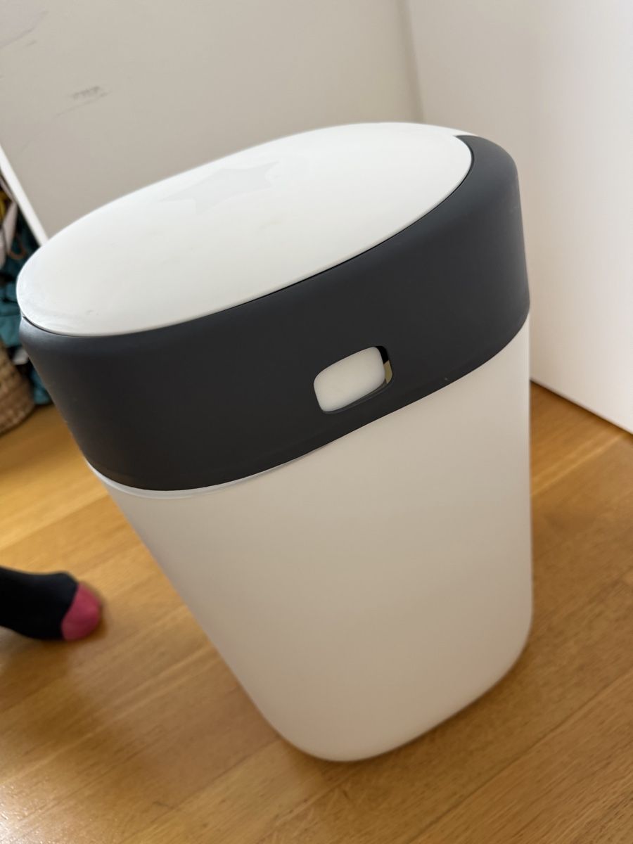 Tommee Tippee Cestini per rifiuti: Tommee Tippee twist and click nappy bin – Usato da Thalwil venduto da jen_vk22 3