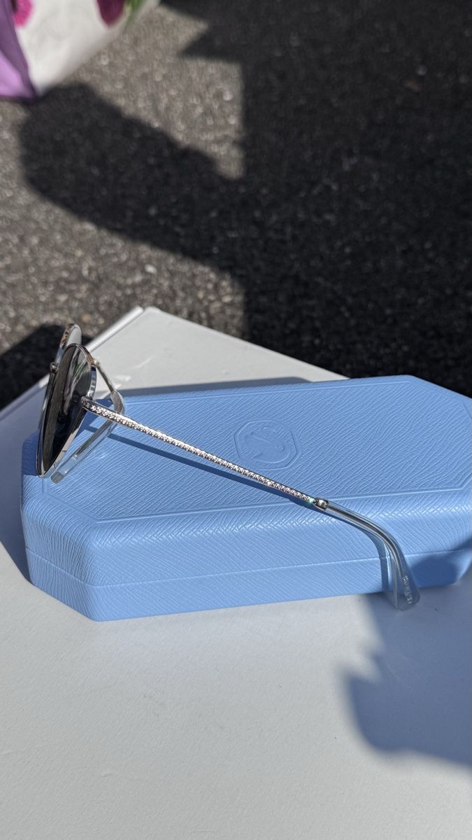 Swarovski Occhiali & Lenti: Summer Shades: Stylish Sunglasses - Silver Frame, Lightly Us – Nuovo e nell'imballaggio originale da Stäfa venduto da Pandorasbox2021 4