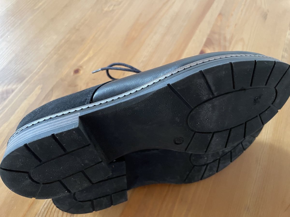 Scarpe da donna: Halbschuhe schwarz, Gr. 39 – Usato da Münsingen venduto da Secondhand89 1