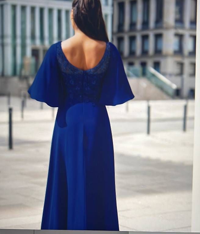 Vestiti: Abendkleid Plussize  – Usato da Winterthur venduto da Anjarys 5