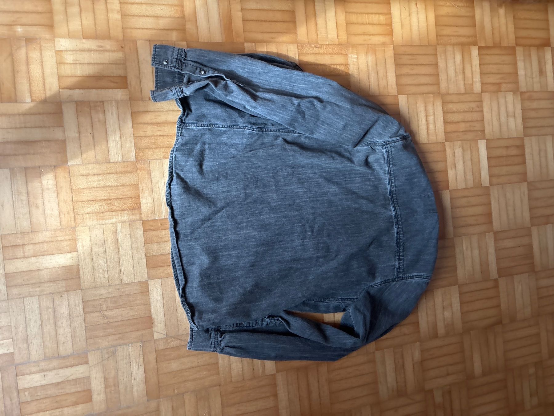 Sezane Blusen: Chemise Sezane grise taille 32 – Gebraucht aus Lajoux JU von plise 3