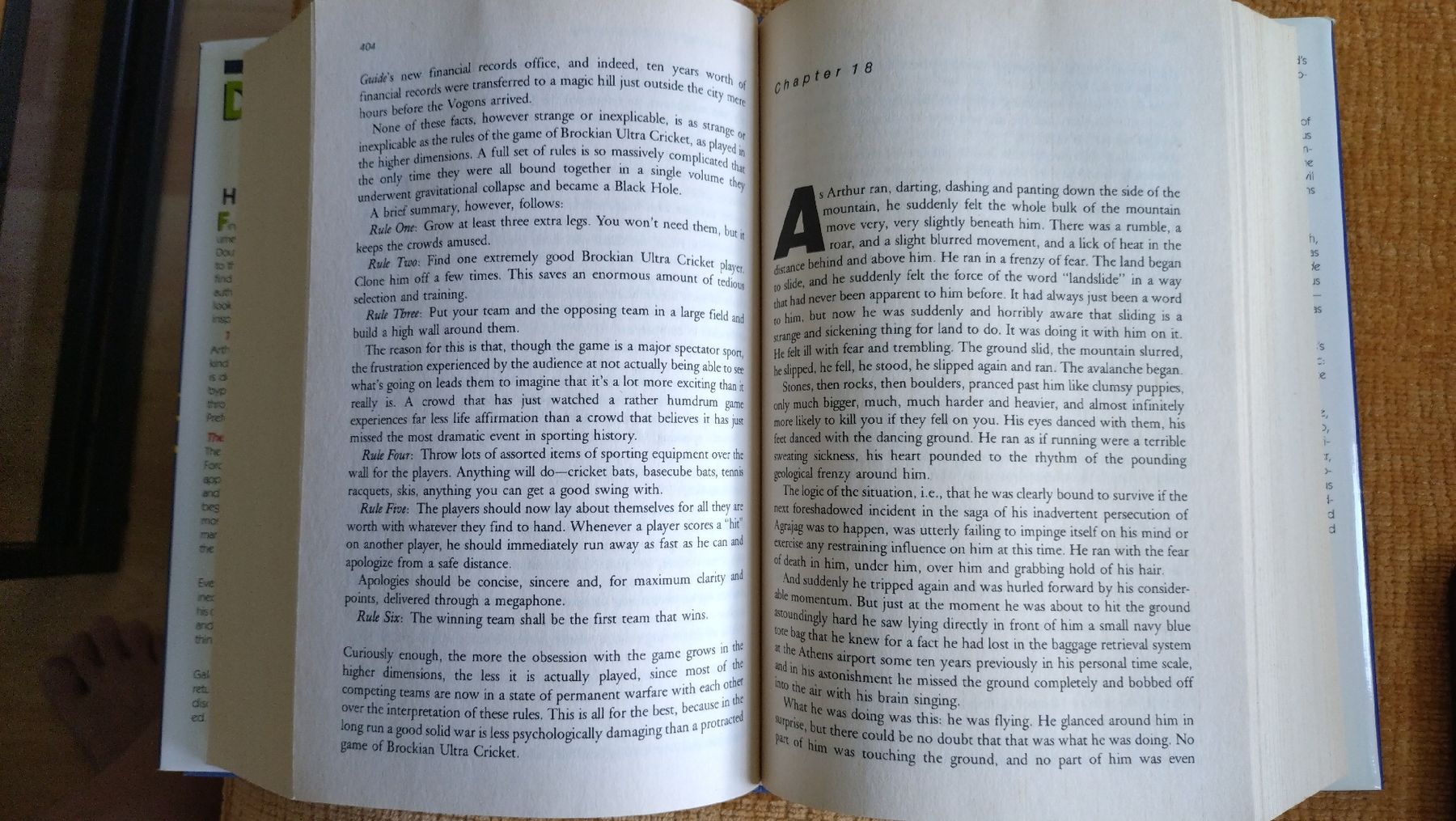 Livres: Douglas Adams The Ultimate Hitchhiker's Guide Book – D'occasion à Bern par Connae75 1