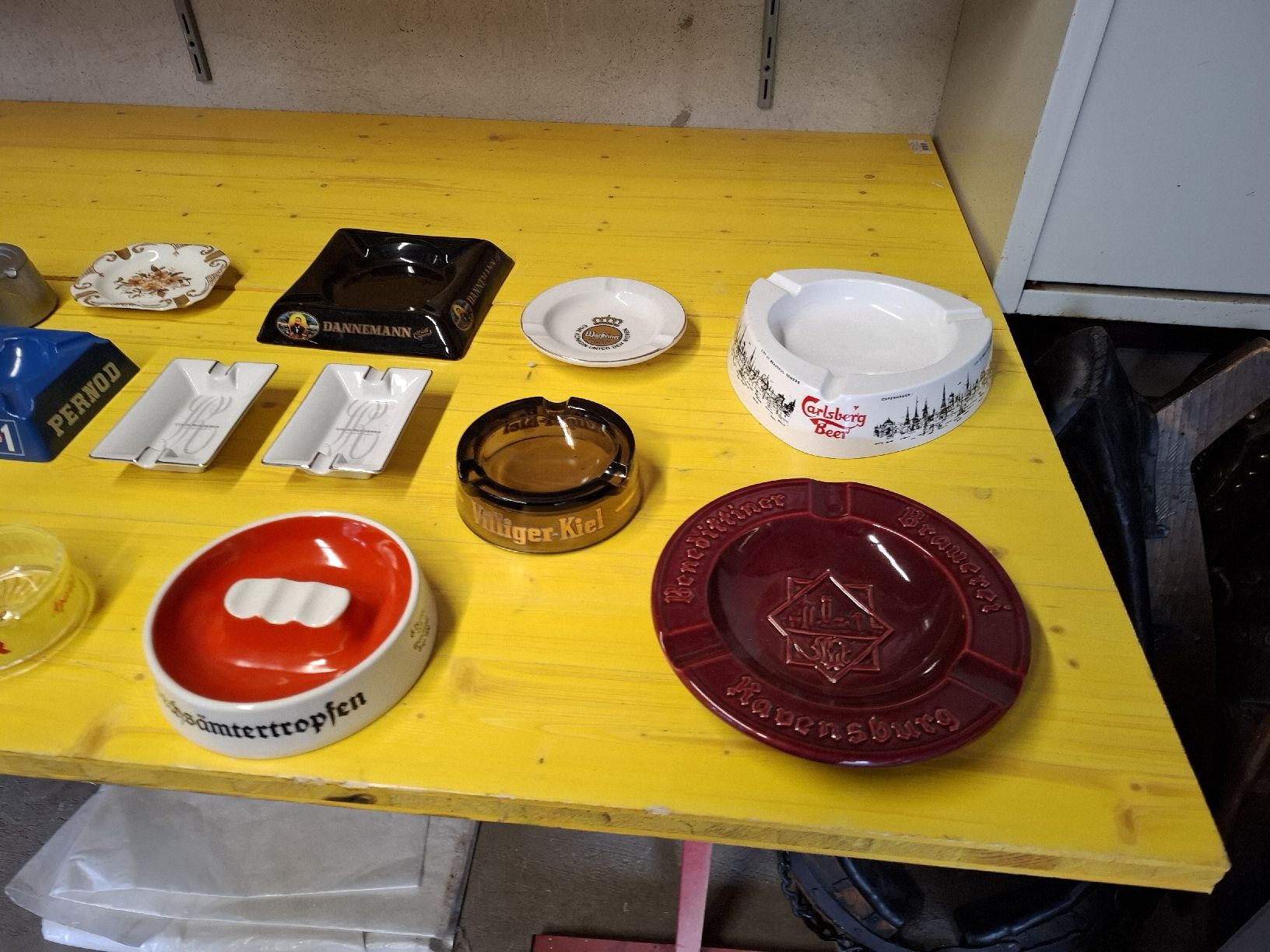 Portacenere: Grosse Sammlung Aschenbecher diverse Marken – Usato da St.Gallen venduto da bpeter01 3